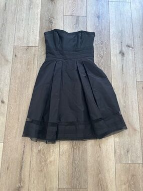 White House Black Market strapless sweetheart neckline cocktail dress size 4